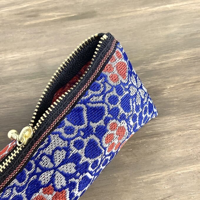 【肉球と桜】畳縁 テトラ型 ペンケース 和風 青 赤 足あと 犬 猫