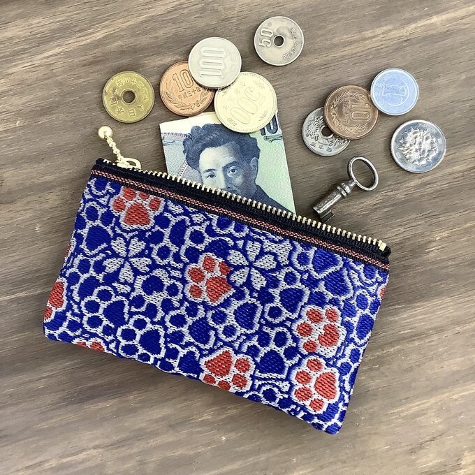 【肉球と桜】畳縁 ぺたんこ ミニポーチ 小銭入れ カードケース 和風 青 赤 足あと 犬 猫