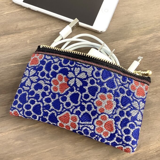 【肉球と桜】畳縁 ぺたんこ ミニポーチ 小銭入れ カードケース 和風 青 赤 足あと 犬 猫