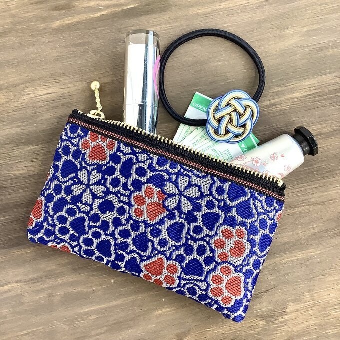 【肉球と桜】畳縁 ぺたんこ ミニポーチ 小銭入れ カードケース 和風 青 赤 足あと 犬 猫