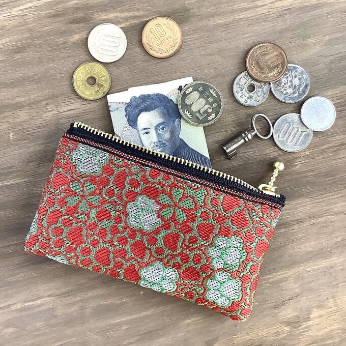 【肉球と桜】畳縁 ぺたんこ ミニポーチ 小銭入れ カードケース 和風 赤 緑 足あと 犬