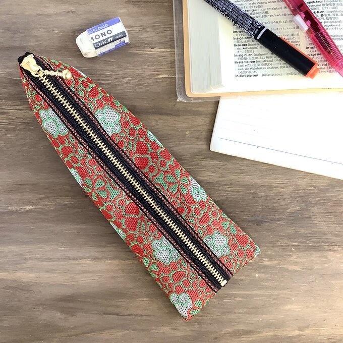 【肉球と桜】畳縁 ぺたんこ ミニポーチ 小銭入れ カードケース 和風 赤 緑 足あと 犬