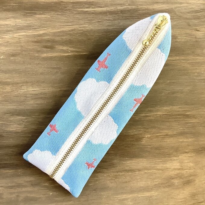 【飛行機と雲】畳縁 テトラ型 ペンケース 空 空色 ブルー