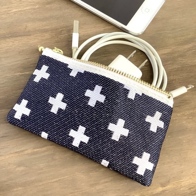 【クロス柄】畳縁 ぺたんこ ミニポーチ 小銭入れ カードケース 黒 北欧 プラス柄