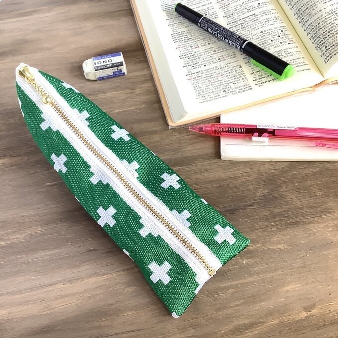 【クロス柄】畳縁 ぺたんこ ミニポーチ 小銭入れ カードケース 緑 北欧 プラス柄