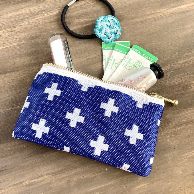 【クロス柄】畳縁 ぺたんこ ミニポーチ 小銭入れ カードケース 青 北欧 プラス柄
