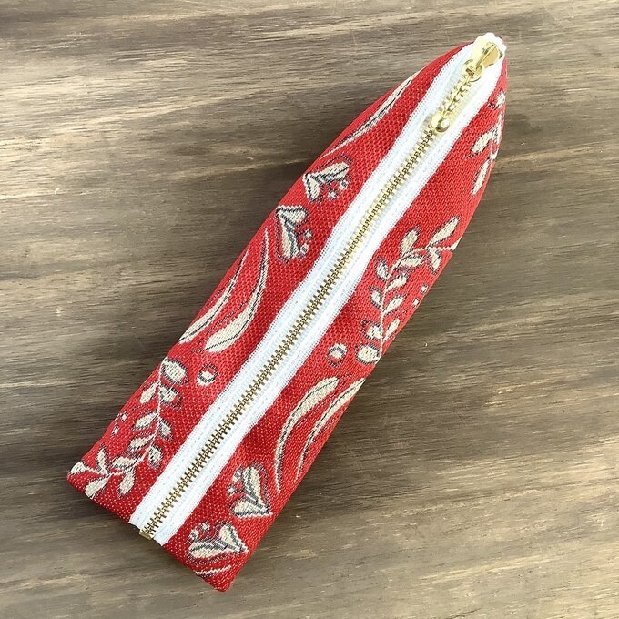 【フレンチリーフ】畳縁 テトラ型 ペンケース 赤 葉 大人可愛い シンプル