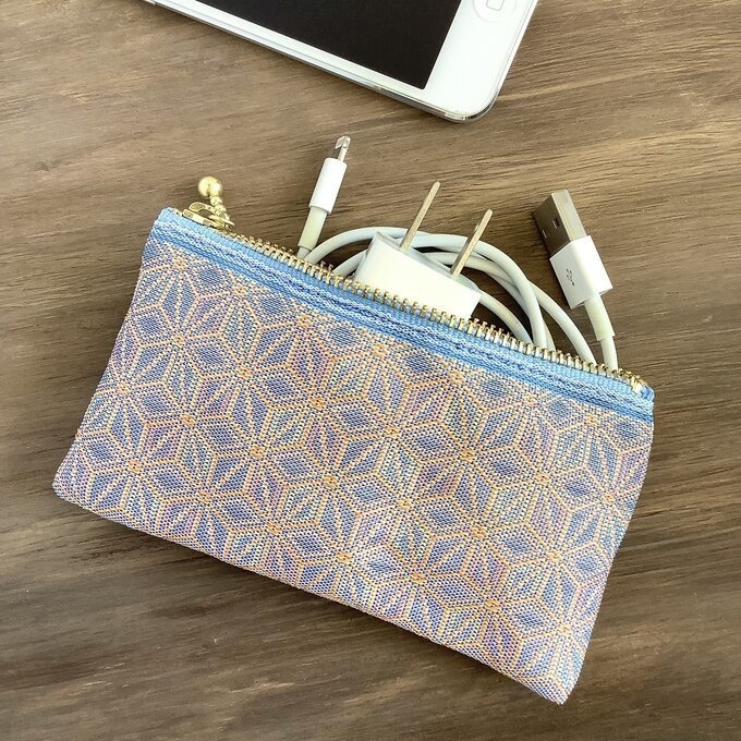 【湖面の虹】畳縁 ぺたんこ ミニポーチ カードケース 小銭入れ 麻の葉模様 水色 レインボー 虹色 ニュアンスカラー