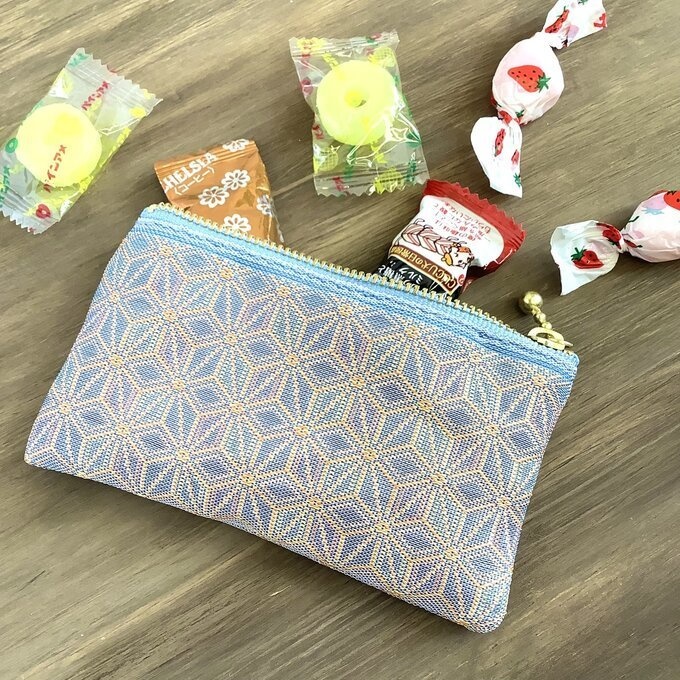 【湖面の虹】畳縁 ぺたんこ ミニポーチ カードケース 小銭入れ 麻の葉模様 水色 レインボー 虹色 ニュアンスカラー