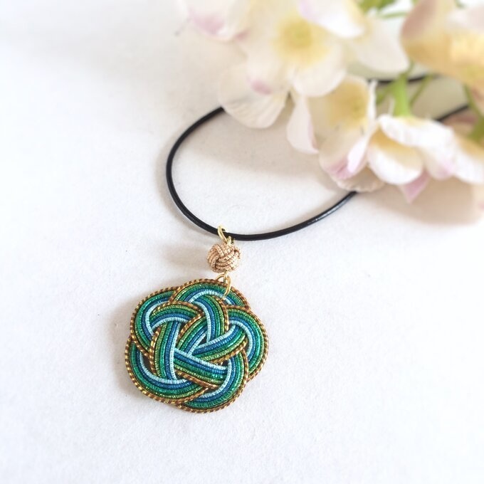 水引【玉虫色】お花 ピアス ゆらゆら オリエンタル グリーン