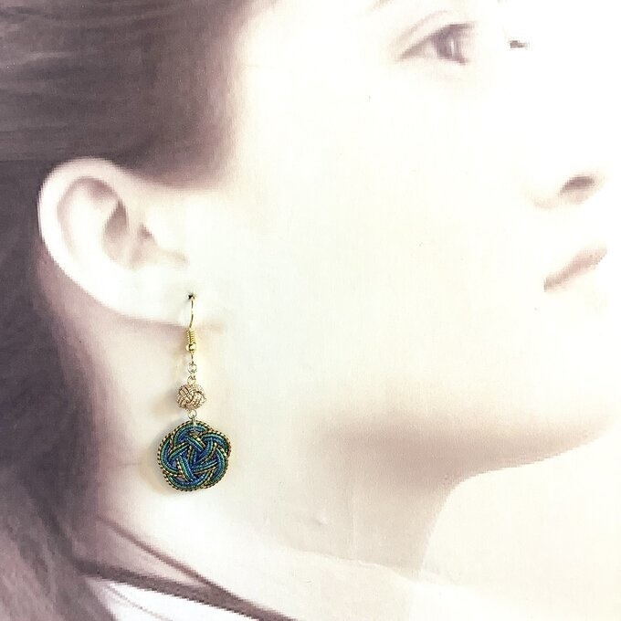 水引【玉虫色】お花 ピアス ゆらゆら オリエンタル グリーン