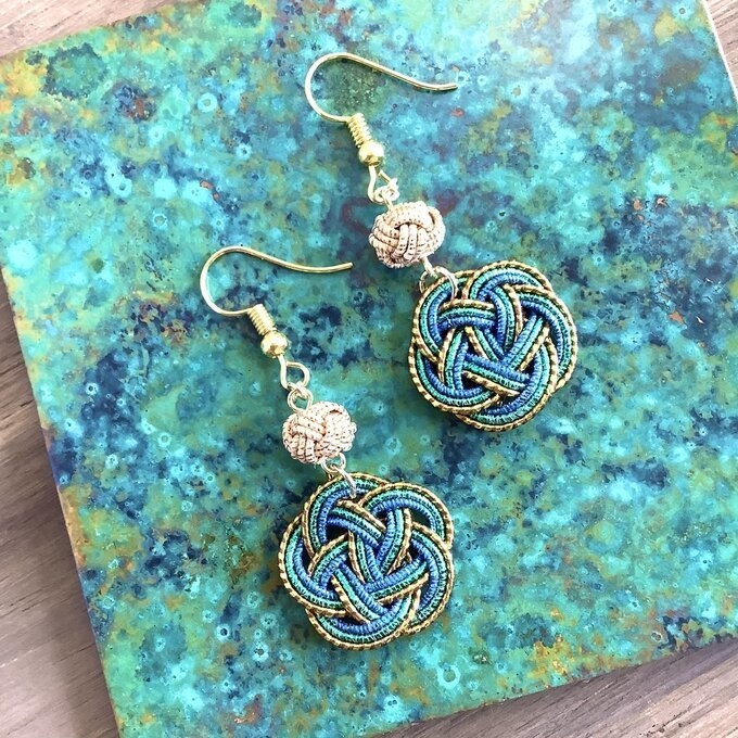 水引【玉虫色】お花 ピアス ゆらゆら オリエンタル グリーン