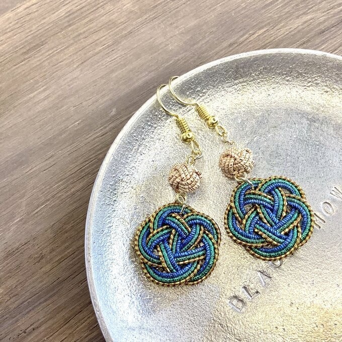 水引【玉虫色】お花 ピアス ゆらゆら オリエンタル グリーン