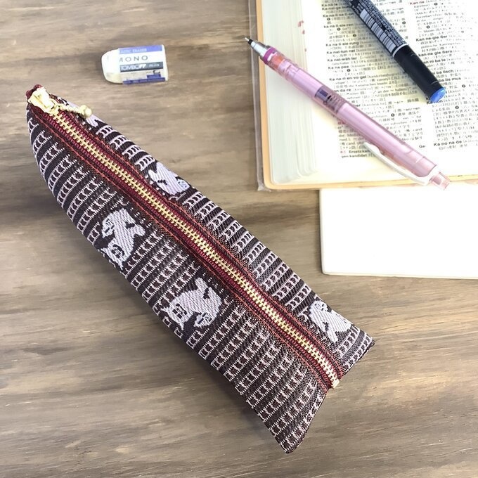 【シーサー】畳縁 ぺたんこ ミニポーチ 小銭入れ カードケース 獅子 沖縄 臙脂 ワインカラー