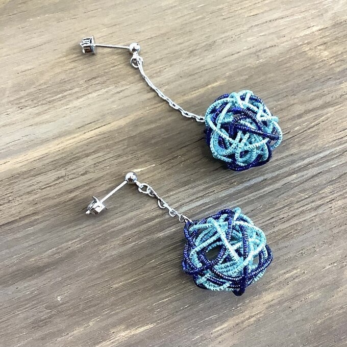 水引 くるくるボール ピアス【アクア】ゆらゆら ブルー 海 夏