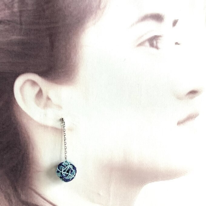 水引 くるくるボール ピアス【アクア】ゆらゆら ブルー 海 夏