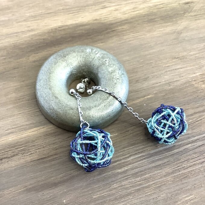 水引 くるくるボール ピアス【アクア】ゆらゆら ブルー 海 夏
