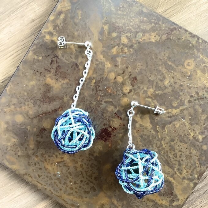 水引 くるくるボール ピアス【アクア】ゆらゆら ブルー 海 夏