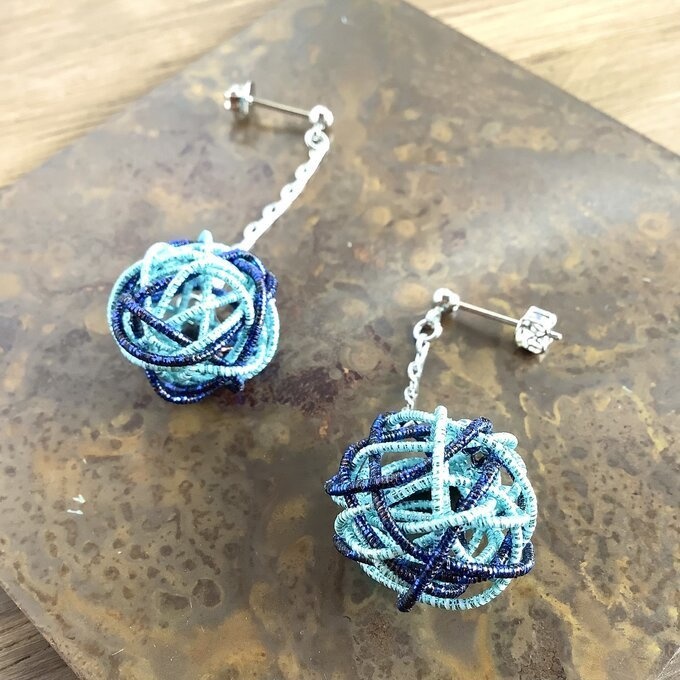 水引 くるくるボール ピアス【アクア】ゆらゆら ブルー 海 夏