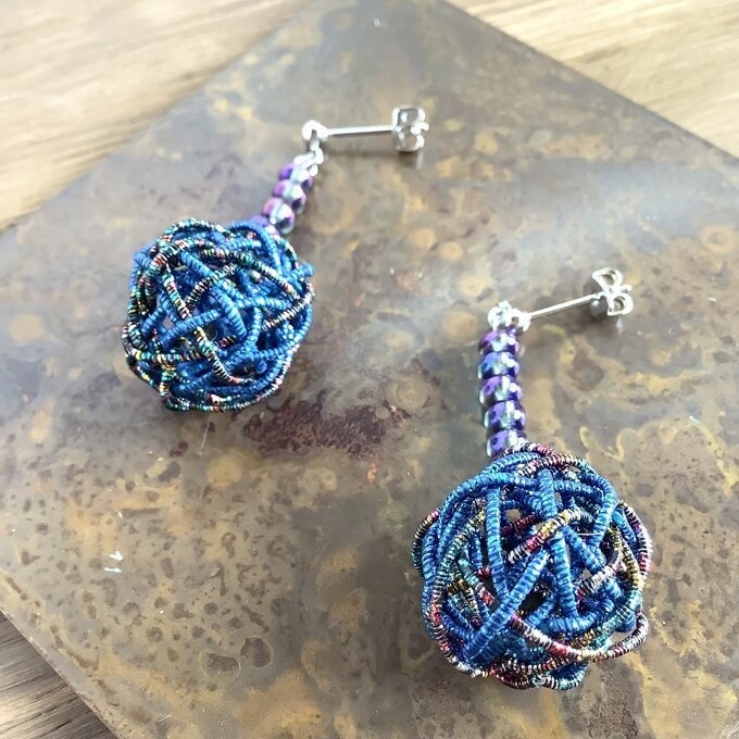 水引 くるくるボール ピアス【夜空】ブルー キラキラ 宇宙