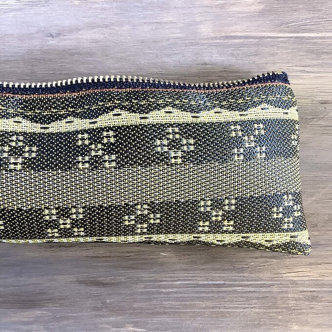 【ミンサー柄】畳縁 テトラ型 ペンケース 茶色 沖縄 ちゅらべり 縁起物