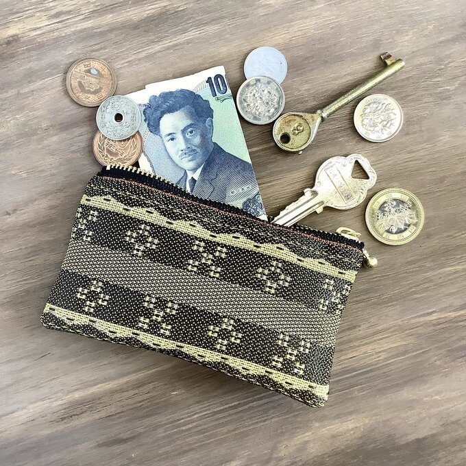 【ミンサー柄】畳縁 ぺたんこ ミニポーチ 小銭入れ カードケース 茶色 沖縄 ちゅらべり 縁起物
