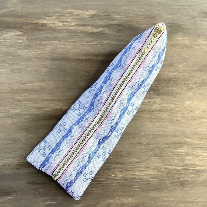【ミンサー柄】畳縁 テトラ型 ペンケース 水色 白 沖縄 ちゅらべり 縁起物