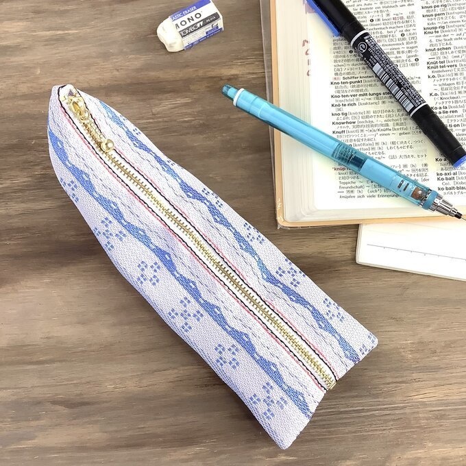 【ミンサー柄】畳縁 ぺたんこ ミニポーチ 小銭入れ カードケース 水色 白 沖縄 ちゅらべり 縁起物