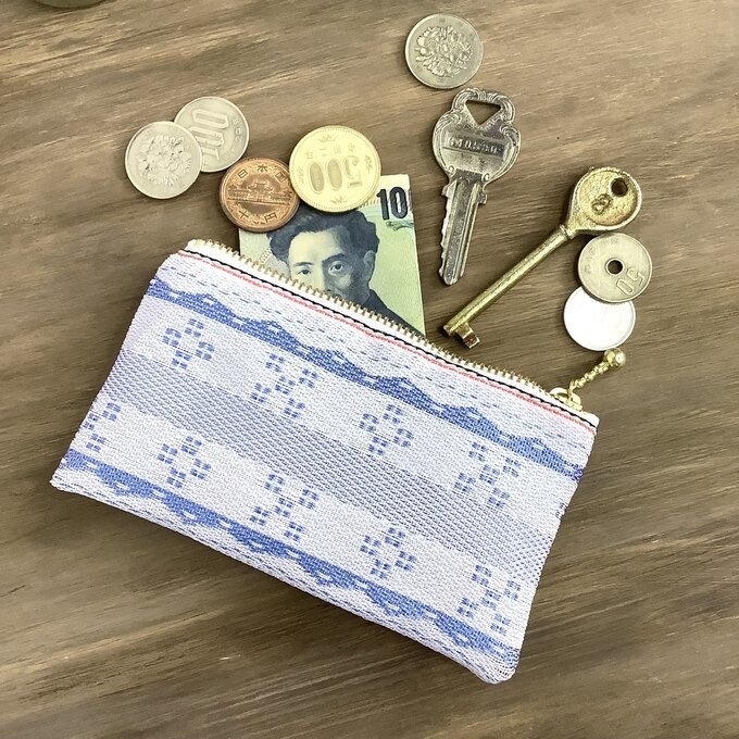 【ミンサー柄】畳縁 ぺたんこ ミニポーチ 小銭入れ カードケース 水色 白 沖縄 ちゅらべり 縁起物