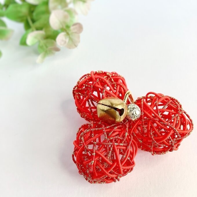 くるくる 水引玉 ポニーフック 赤 金 鈴付き 大ぶり