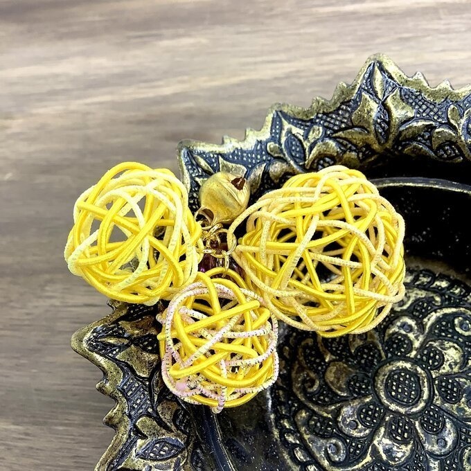 くるくる 水引玉 ポニーフック 黄色 鈴付き 大ぶり