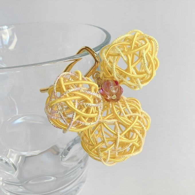 くるくる 水引玉 ポニーフック 黄色 鈴付き 大ぶり