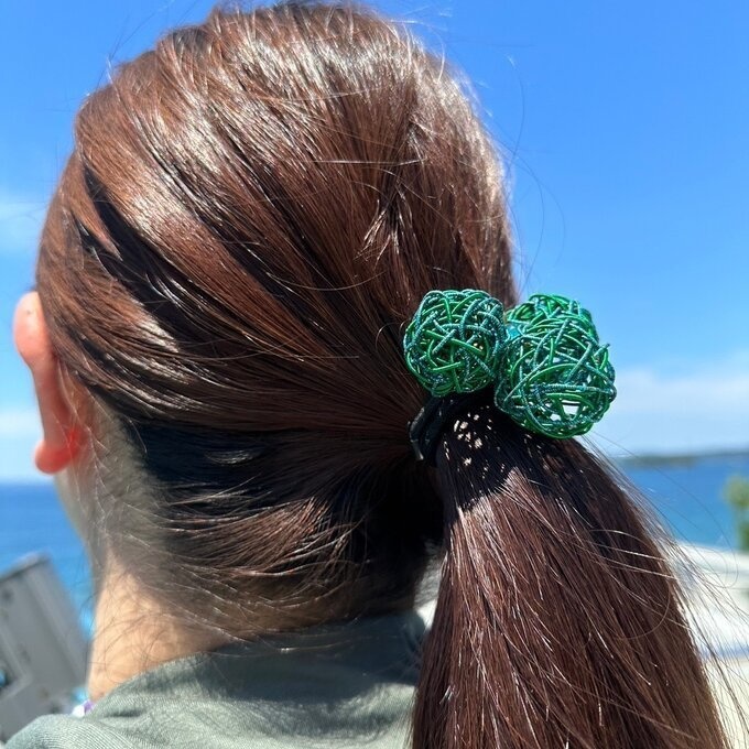 くるくる 水引玉 ポニーフック 緑 鈴付き 大ぶり