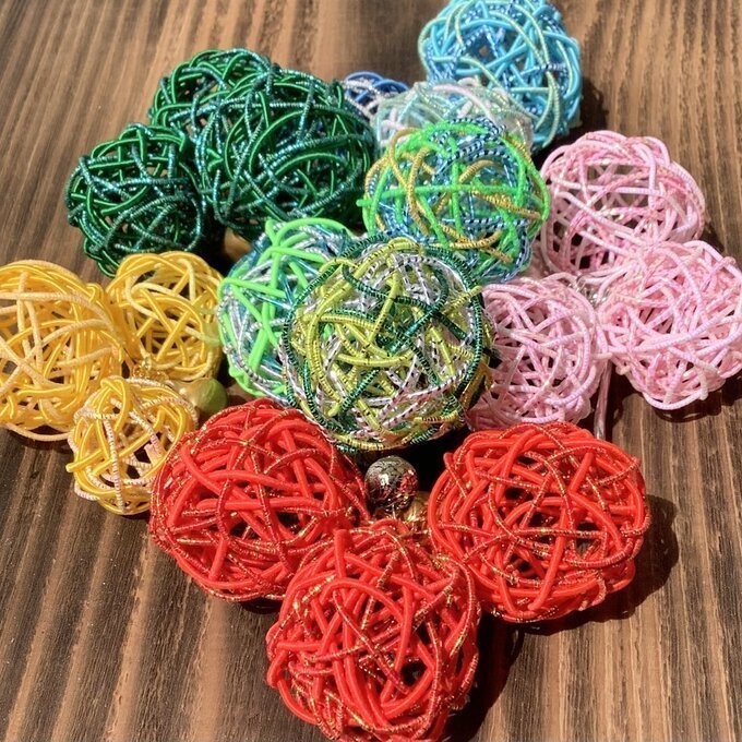 くるくる 水引玉 ポニーフック 緑 鈴付き 大ぶり