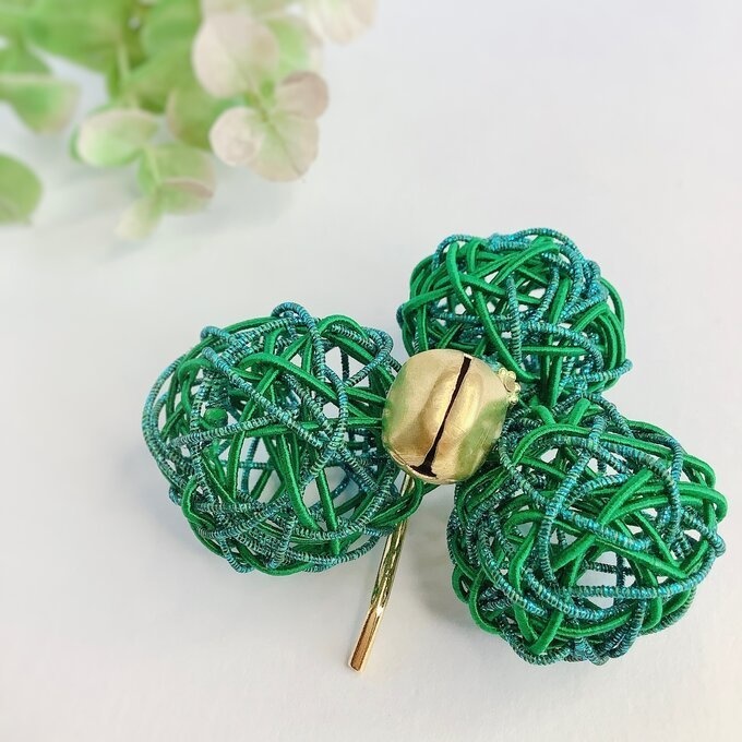 くるくる 水引玉 ポニーフック 緑 鈴付き 大ぶり