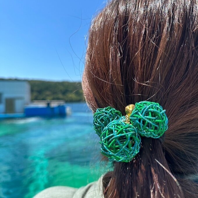 くるくる 水引玉 ポニーフック 緑 鈴付き 大ぶり