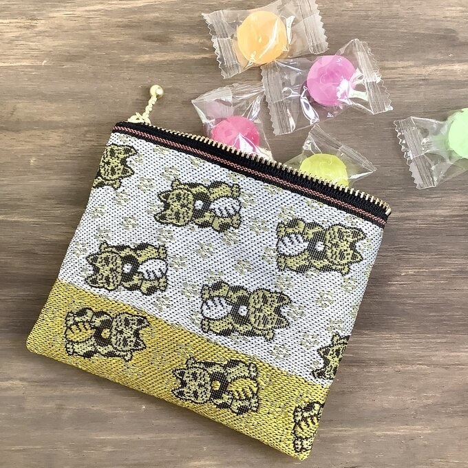 【招き猫】畳縁 ポーチ サニタリーケース 数珠入れ 銀×金 ナプキン入れ