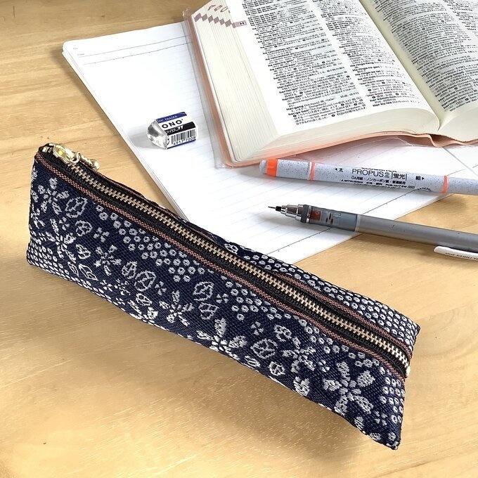 【満開の桜】畳縁 テトラ型 ペンケース 紺 和風 受験に!