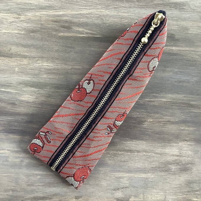 【皮むき りんご】畳縁 テトラ型 ペンケース リンゴ 安曇野 信州 赤