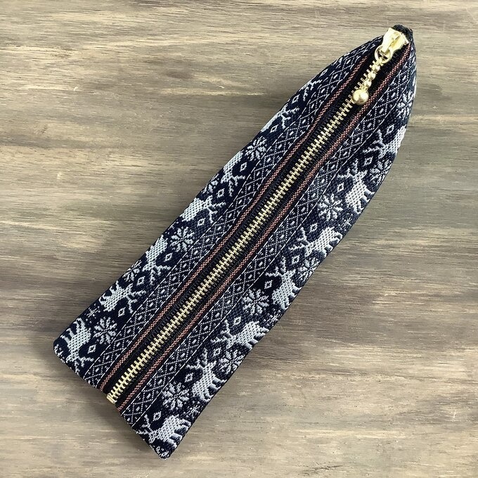 【ノルディック】畳縁 テトラ型 ペンケース 黒 トナカイ クリスマス