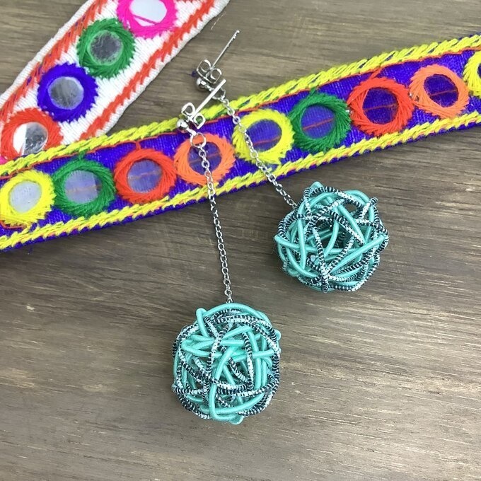 水引 くるくるボール ピアス【ブルーミント】ゆらゆら ブルー キラキラ