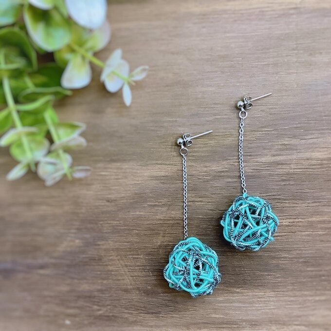 水引 くるくるボール ピアス【ブルーミント】ゆらゆら ブルー キラキラ