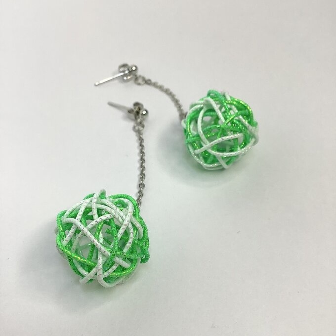 水引 くるくるボール ピアス【ネオングリーン】ゆらゆら ブルー 海 夏