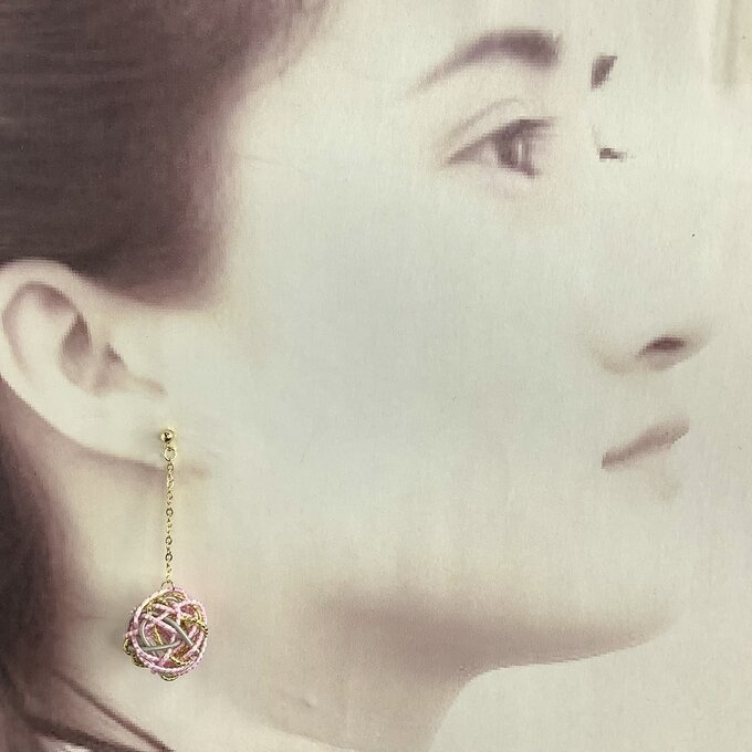 水引 くるくるボール ピアス【春霞】ゆらゆら ピンク グレー パステルカラー