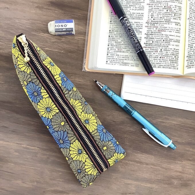 【菊花】畳縁 ぺたんこ ミニポーチ カードケース 小銭入れ 和風 青 金 黄色 デイジー