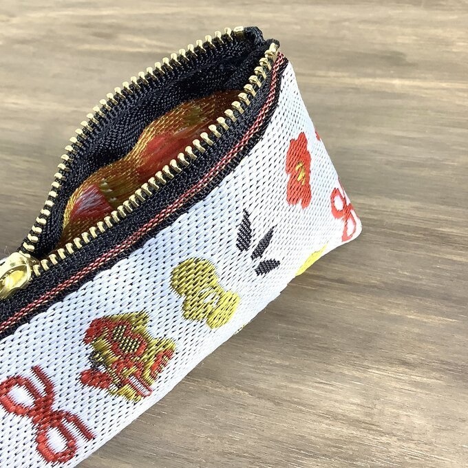 【おめでた柄】畳縁 テトラ型 ペンケース 白 正月 縁起物 辰 富士山 松竹梅