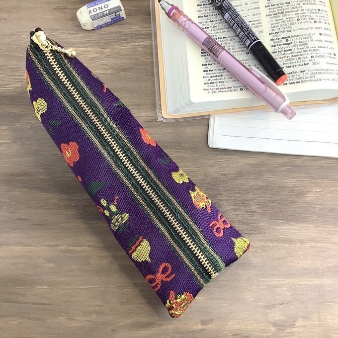 【おめでた柄】畳縁 ぺたんこ ミニポーチ カードケース 小銭入れ 紫 正月 縁起物 辰 富士山 松竹梅