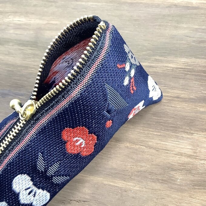 【おめでた柄】畳縁 テトラ型 ペンケース 紺 藍色 正月 縁起物 辰 富士山 松竹梅