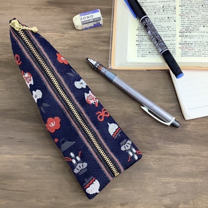 【おめでた柄】畳縁 ぺたんこ ミニポーチ カードケース 小銭入れ 紺 藍色 正月 縁起物 辰 富士山 松竹梅