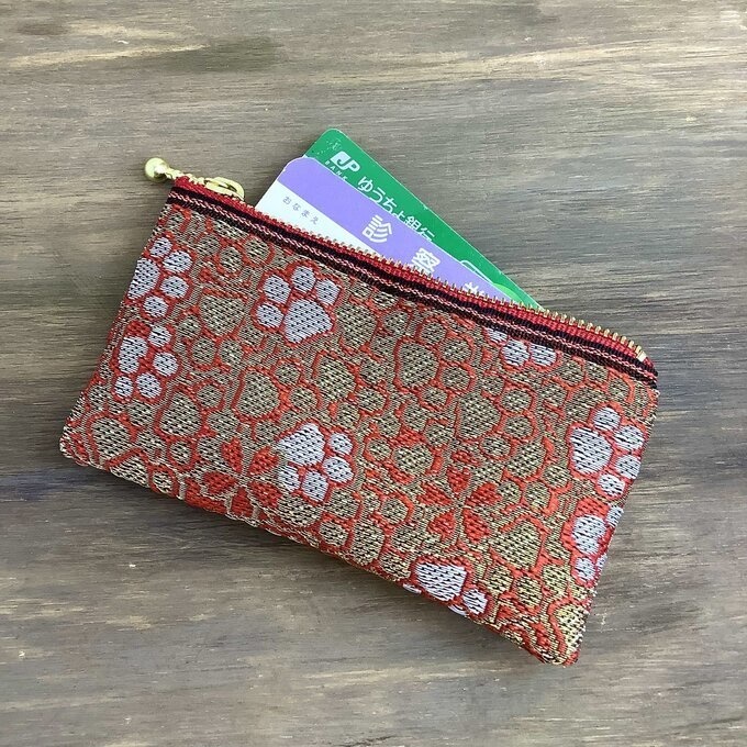 【肉球と桜】畳縁 ぺたんこ 小銭入れ ミニポーチ カードケース 和風 赤 金 足あと 犬 猫